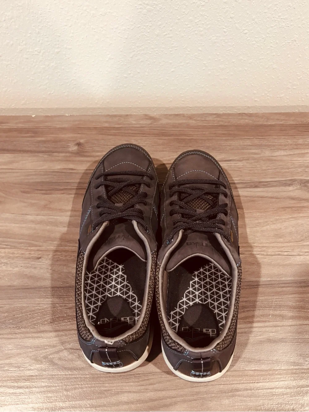 Dansko Paisley Waterproof Navy Hiking Lace-Up Sneakers Camping Outdoors Comfy